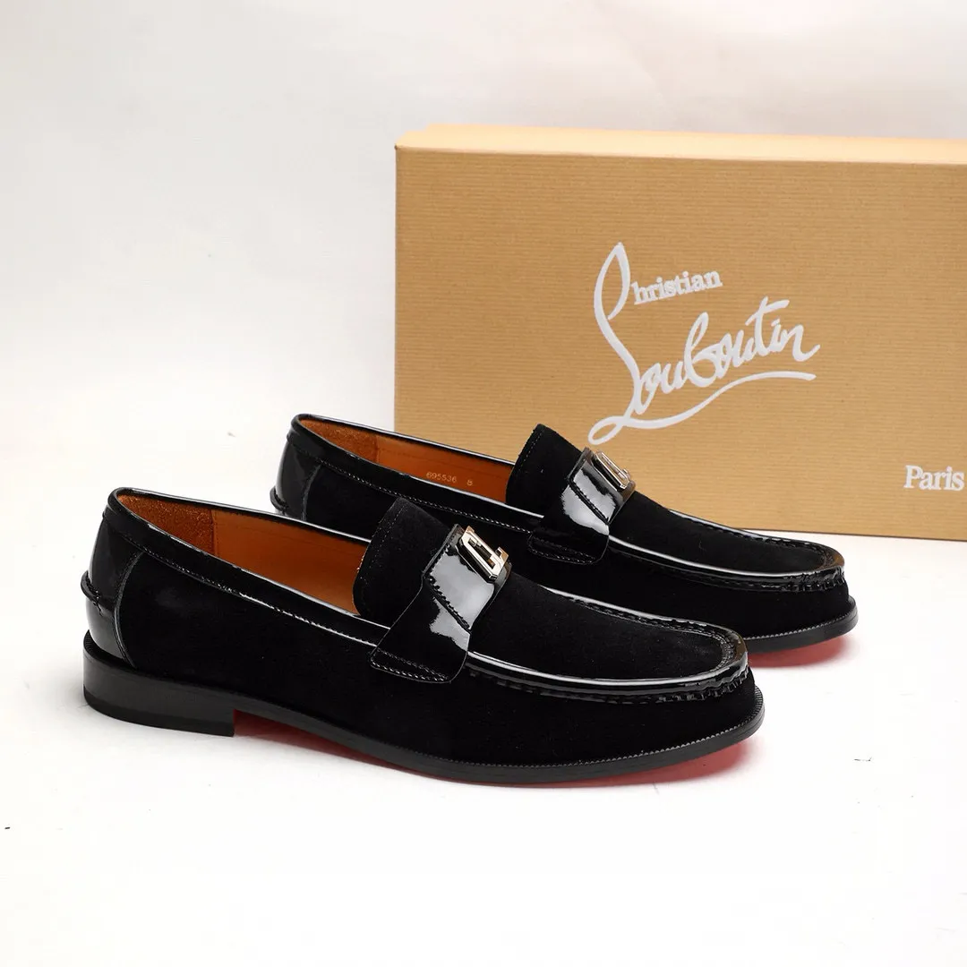 Batch 1,080 yuan 💰••New real shots••CL～High-end men’s 👔casual•loafers with red soles! ••🆑Genuine and top-quality goods from original orders ••✅💯 Purchase goods from top-quality original orders! Original imported patterned cowhide ➕Imported cowhide lining ➕Cowhide feet ➕Original leather outsole~🉑️Feel free to compare the authentic ones! Size: 38-44 (45.46.47 can be customized)